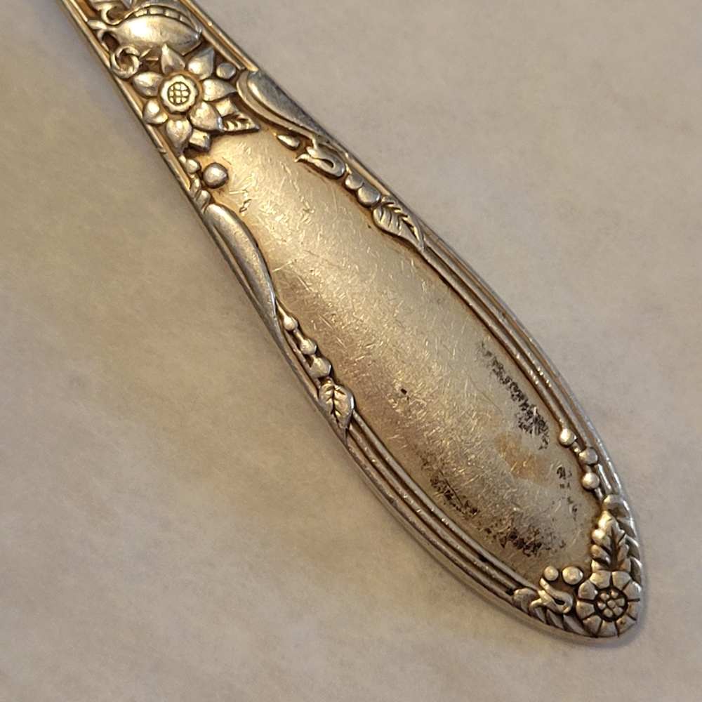 Vintage Sterling Oneida Virginian Teaspoon ~ Floral Pattern ~ 1940s+ - Picture 12 of 16